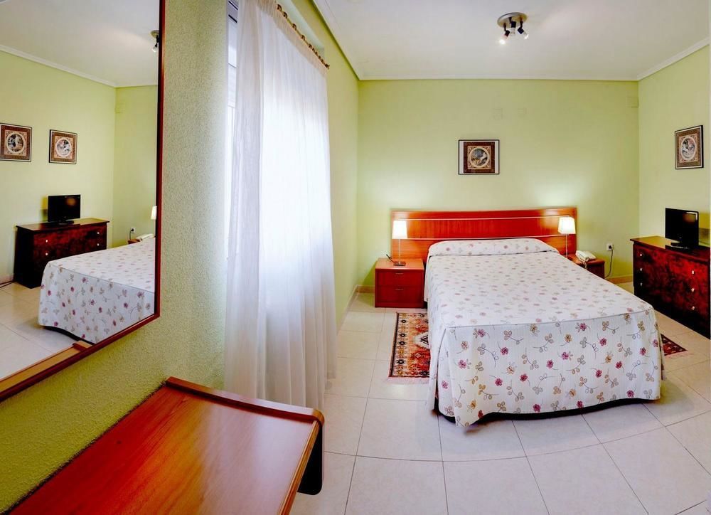 Hotel Escuela San Cristobal La Cistérniga Екстериор снимка